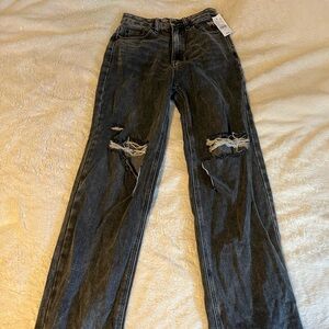 Pacsun 90’s boyfriend jeans, size 24. Brand new and never worn.